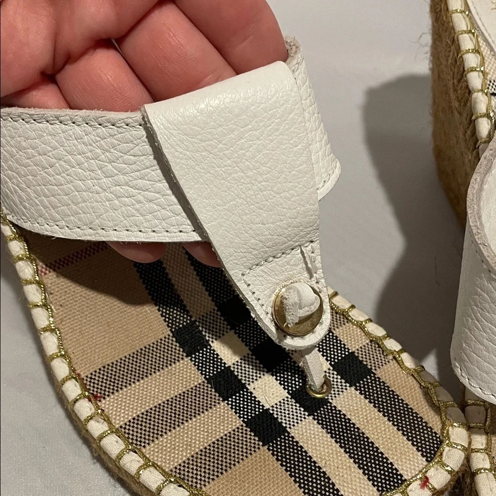 Burberry elegant espadrilles